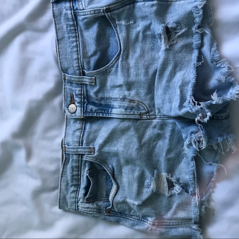 Denim shorts/boyfriend style